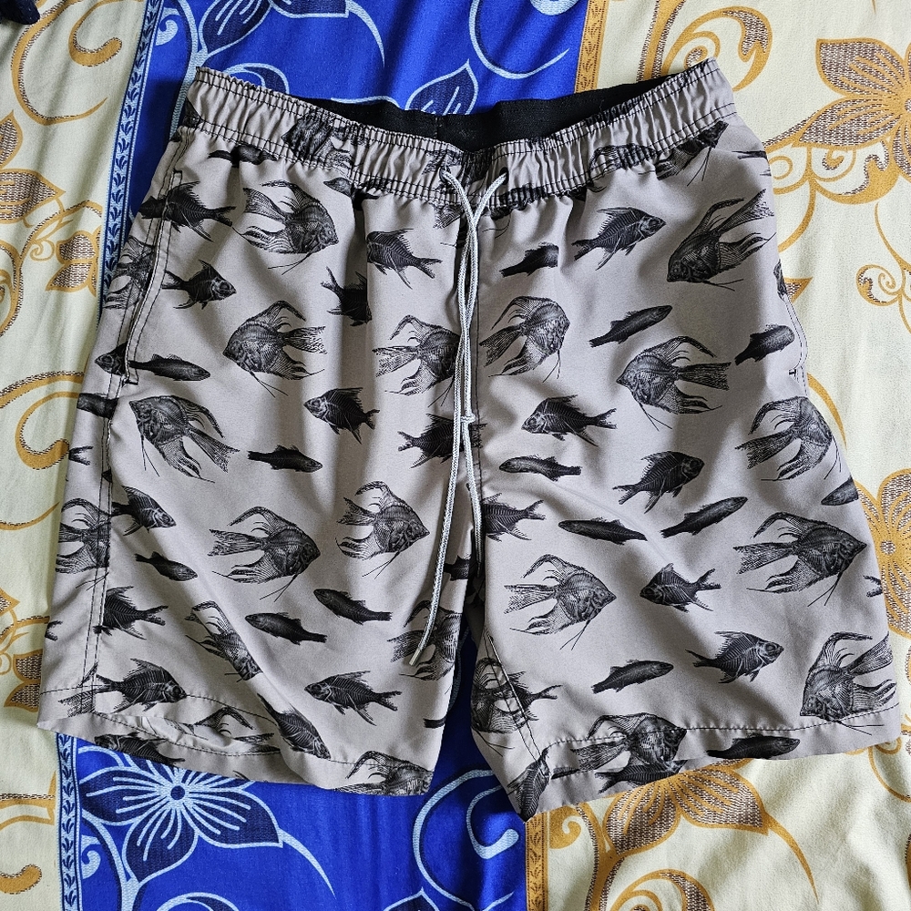 Kirkland Signature Men’s Fish Print Swim Shorts – Gray – Size Large